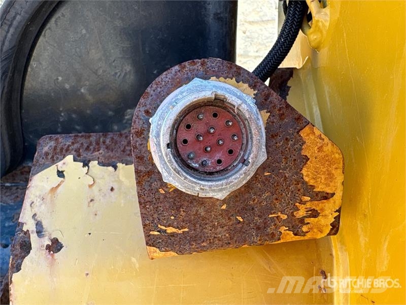 CAT 259D لوادر انزلاقية التوجيه