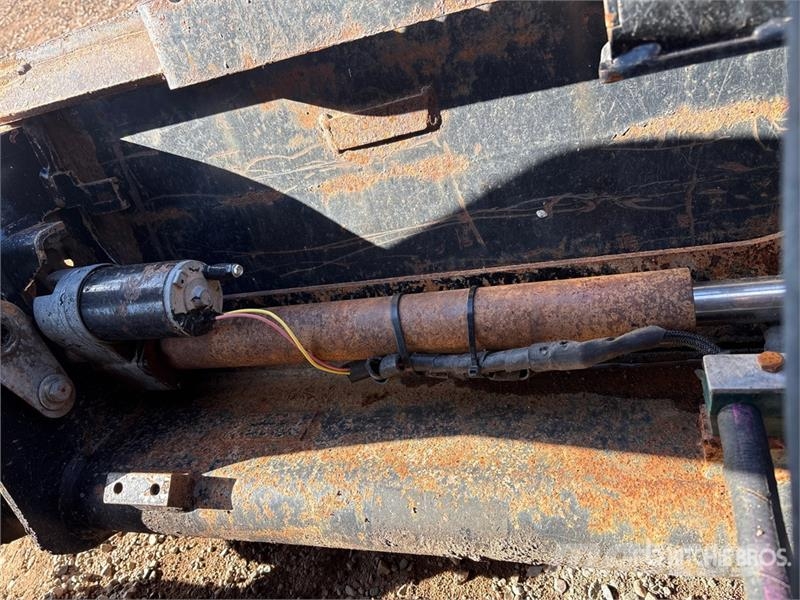 CAT 259D لوادر انزلاقية التوجيه