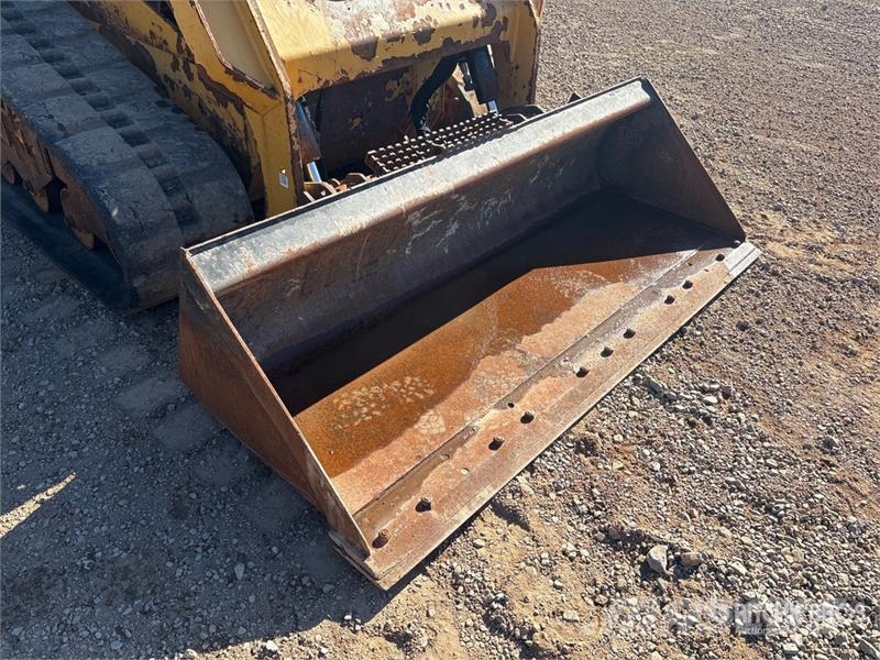 CAT 259D لوادر انزلاقية التوجيه