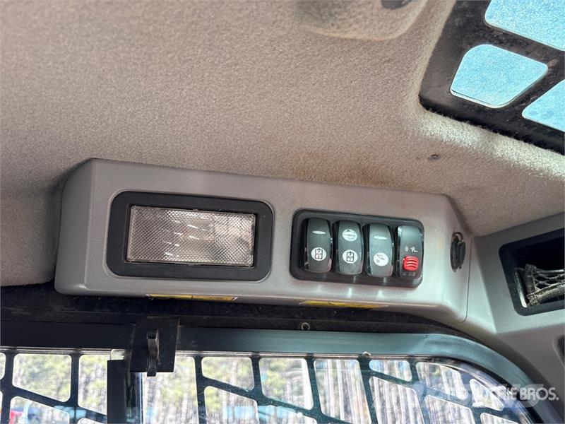CAT 259D Liukuohjatut kuormaajat