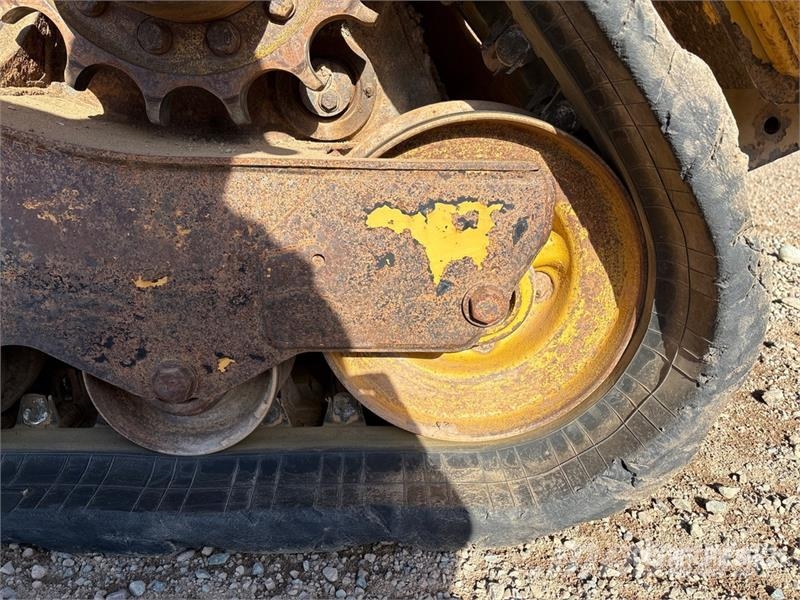 CAT 259D لوادر انزلاقية التوجيه