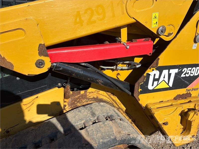 CAT 259D لوادر انزلاقية التوجيه