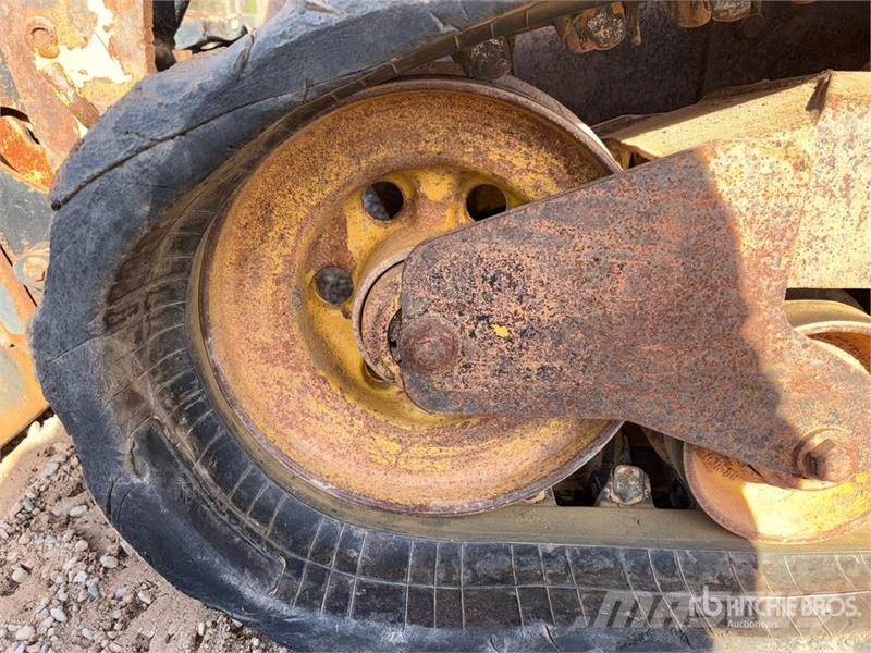 CAT 259D لوادر انزلاقية التوجيه