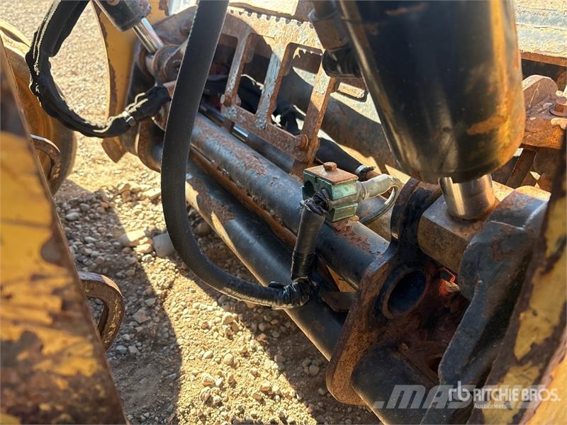 CAT 259D لوادر انزلاقية التوجيه