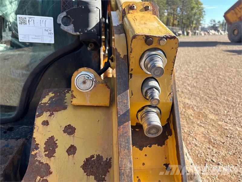 CAT 259D لوادر انزلاقية التوجيه