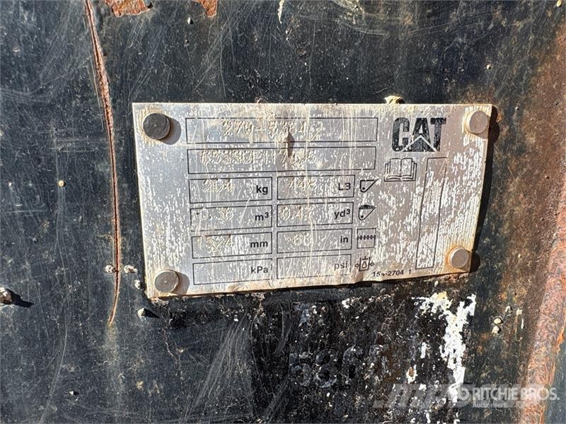 CAT 259D لوادر انزلاقية التوجيه