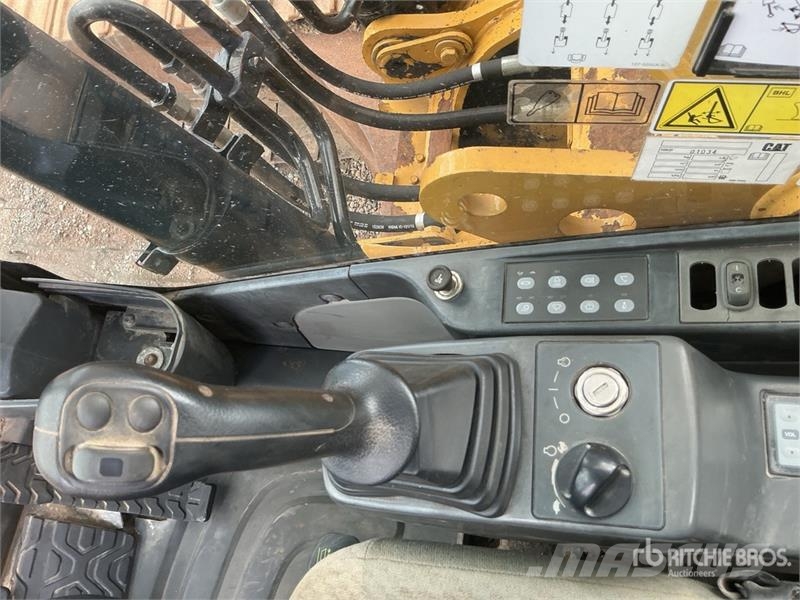 CAT 320 DL Tracked Excavator Crawler excavators