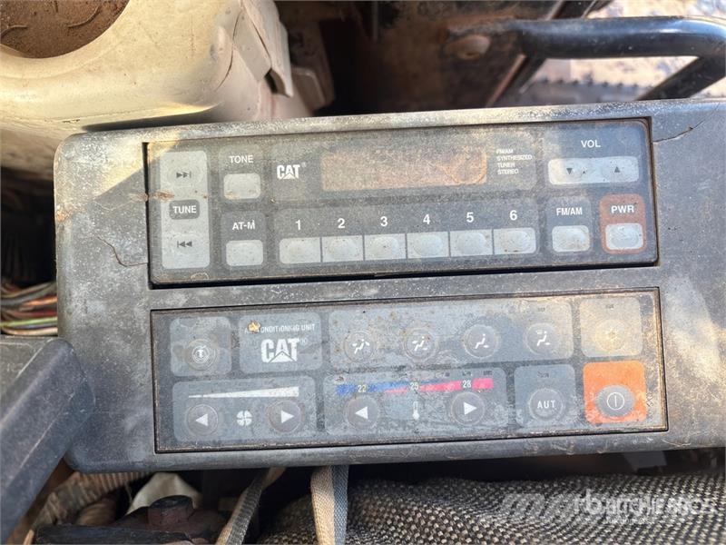 CAT 321C LCR Tracked Excavator Pásová rýpadla