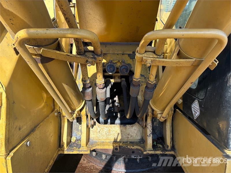 CAT 321CLcr Tracked Excavator Paletli ekskavatörler