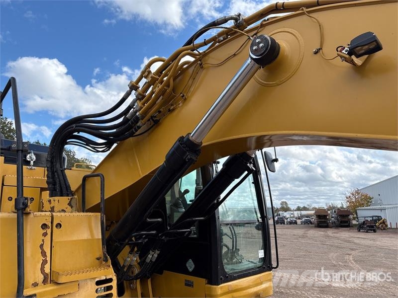 CAT 325F L CR Tracked Excavator Raupenbagger