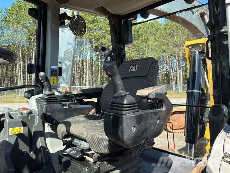 CAT 420 XE Ekskavaatorlaadurid