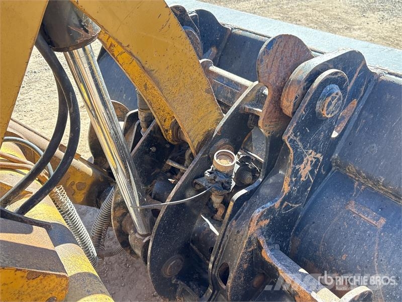 CAT 420 XE Ekskavatori-iekrāvēji