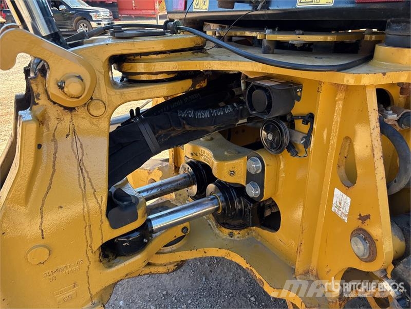 CAT 420 XE Ekskavatori-iekrāvēji