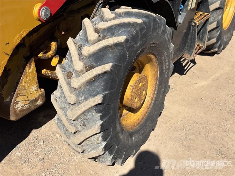 CAT 420 XE Ekskavatori-iekrāvēji