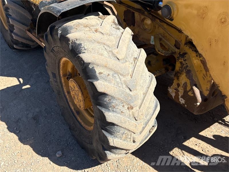 CAT 420 XE Ekskavatori-iekrāvēji
