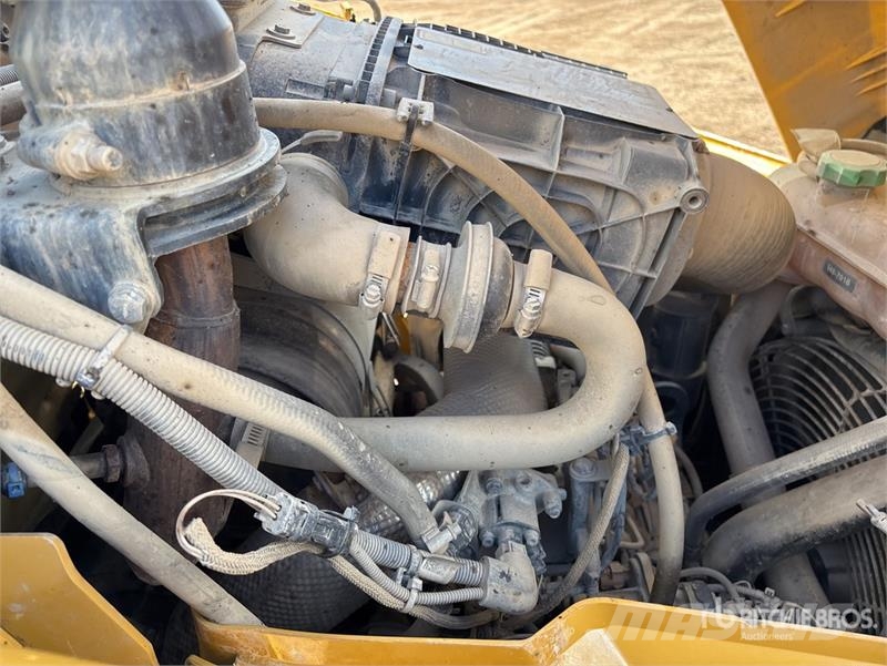 CAT 420 XE Ekskavaatorlaadurid