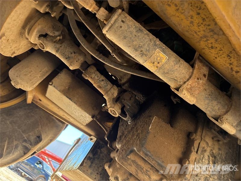 CAT 420 XE Ekskavatori-iekrāvēji