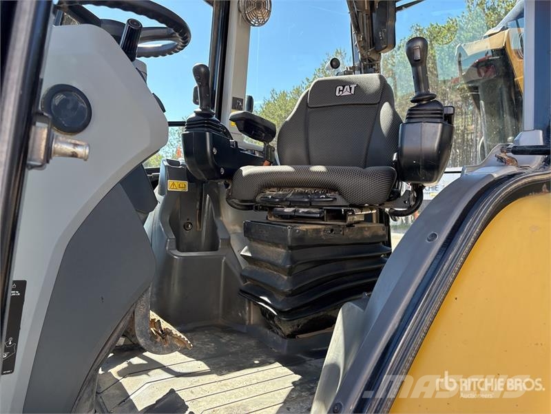 CAT 420 XE Ekskavatori-iekrāvēji