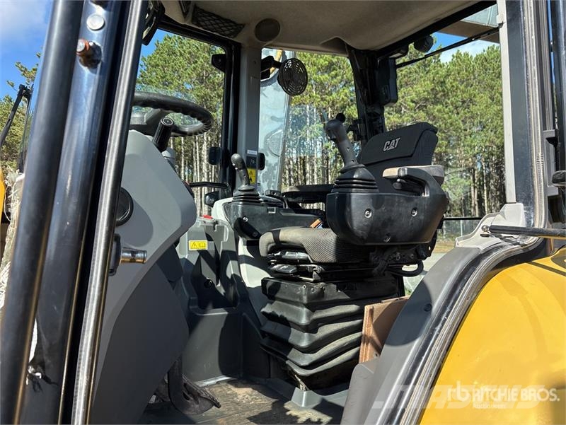 CAT 420 XE Ekskavaatorlaadurid