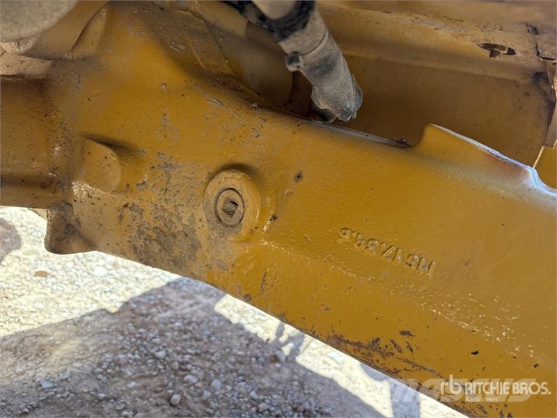 CAT 420 XE Ekskavatori-iekrāvēji