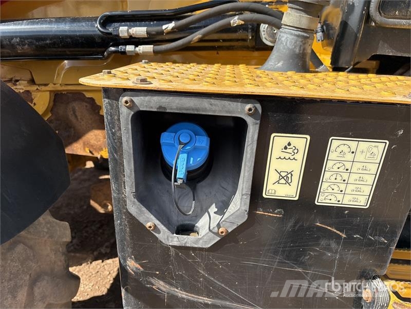 CAT 420 XE Ekskavaatorlaadurid