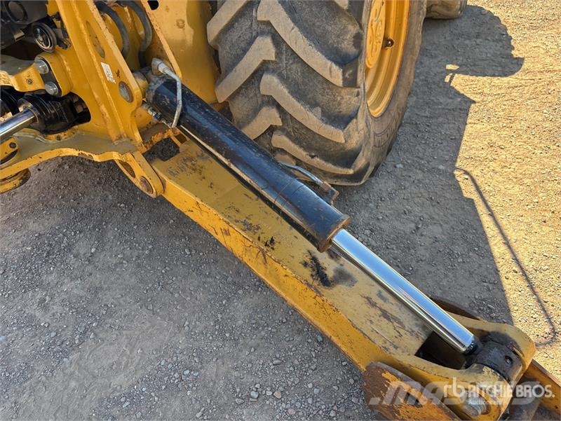 CAT 420 XE Ekskavatori-iekrāvēji