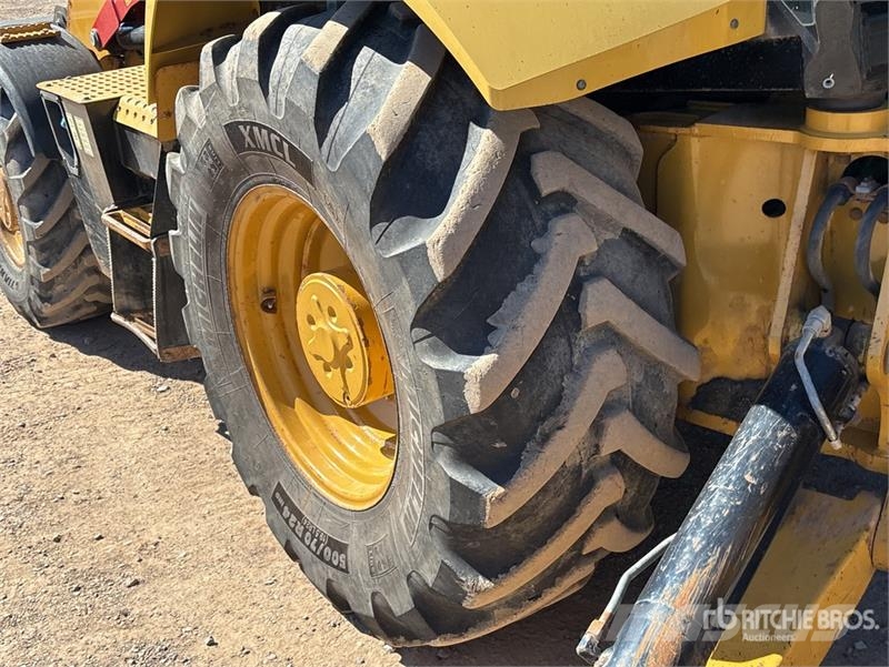 CAT 420 XE Ekskavatori-iekrāvēji