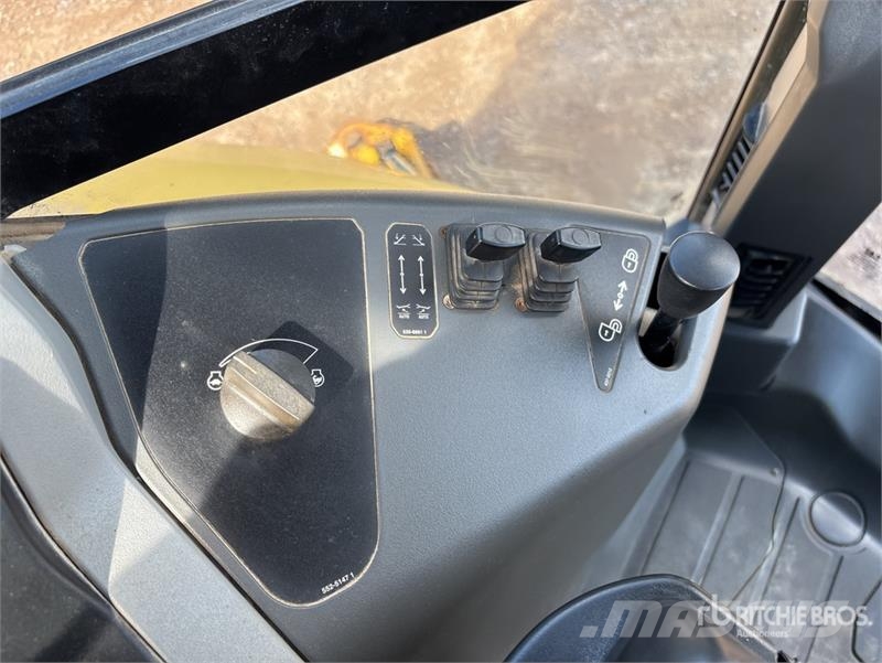 CAT 420 XE Ekskavaatorlaadurid