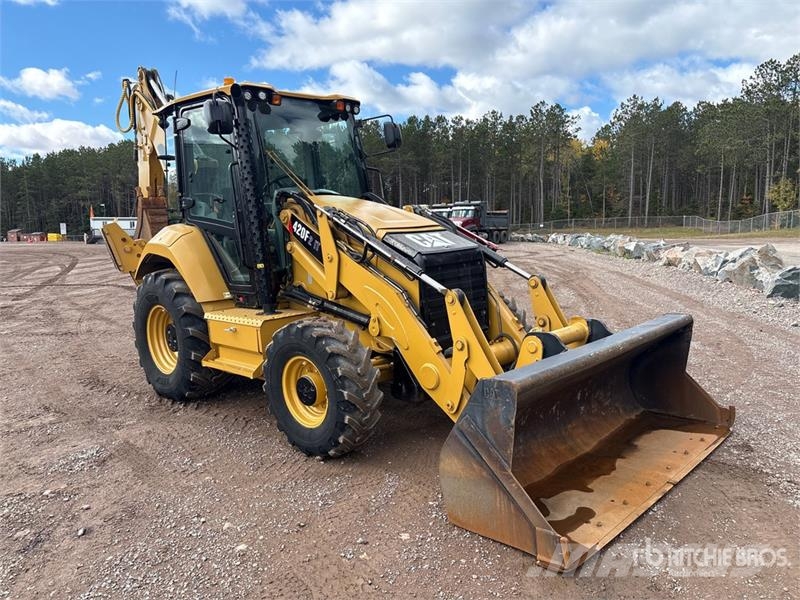 CAT 420F2 IT 4x4 Backhoe Loader Товарач със заден ексватор