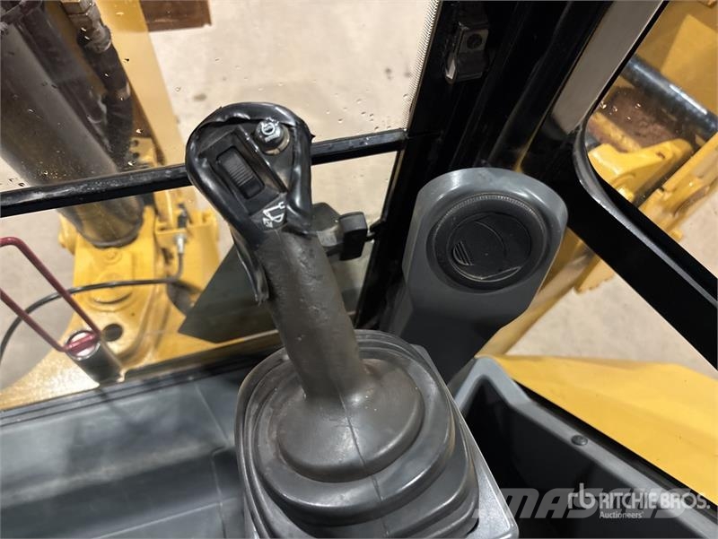 CAT 420F2IT 4x4 Backhoe Loader Rendegravere
