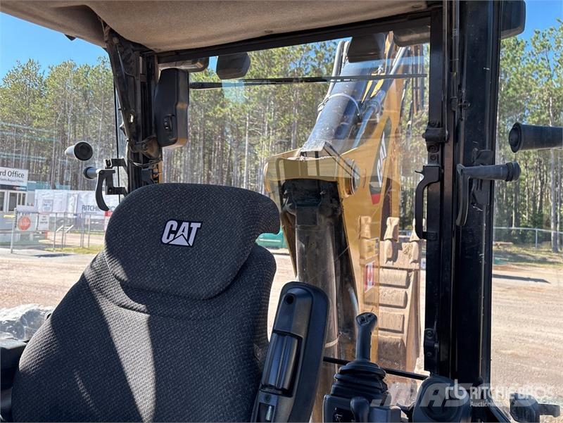 CAT 420F2IT Backhoe Loader Kotrórakodók