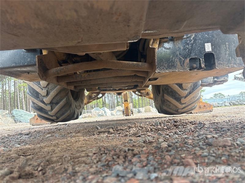 CAT 420XE HRC 4x4 Backhoe Loader Ekskavatori-iekrāvēji