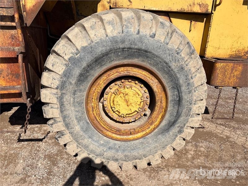 CAT 966D Kolesni nakladalci