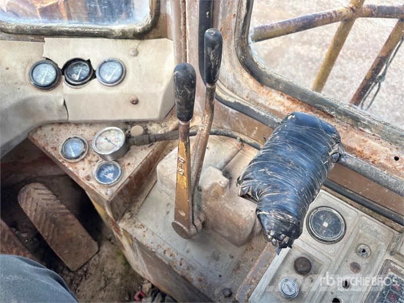 CAT 966D Kolesni nakladalci