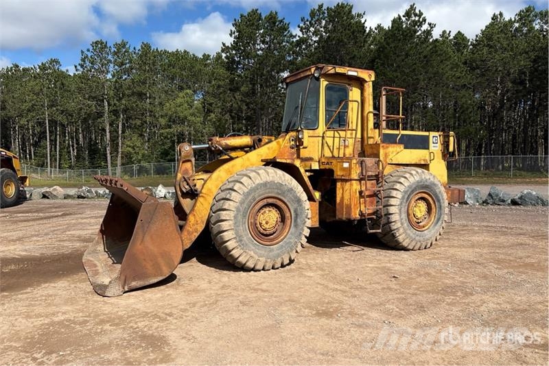 CAT 966D Kolesni nakladalci