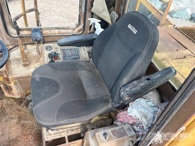 CAT 966D Kolesni nakladalci