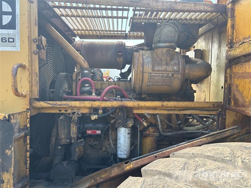 CAT 966D Kolesni nakladalci