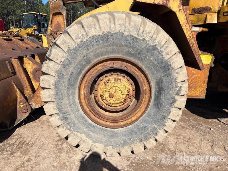 CAT 966D Kolesni nakladalci