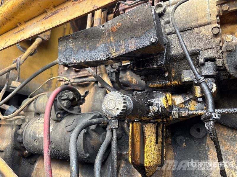 CAT 966D Kolesni nakladalci