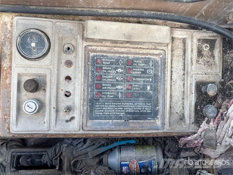 CAT 966D Kolesni nakladalci