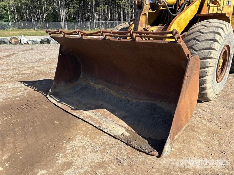 CAT 966D Kolesni nakladalci
