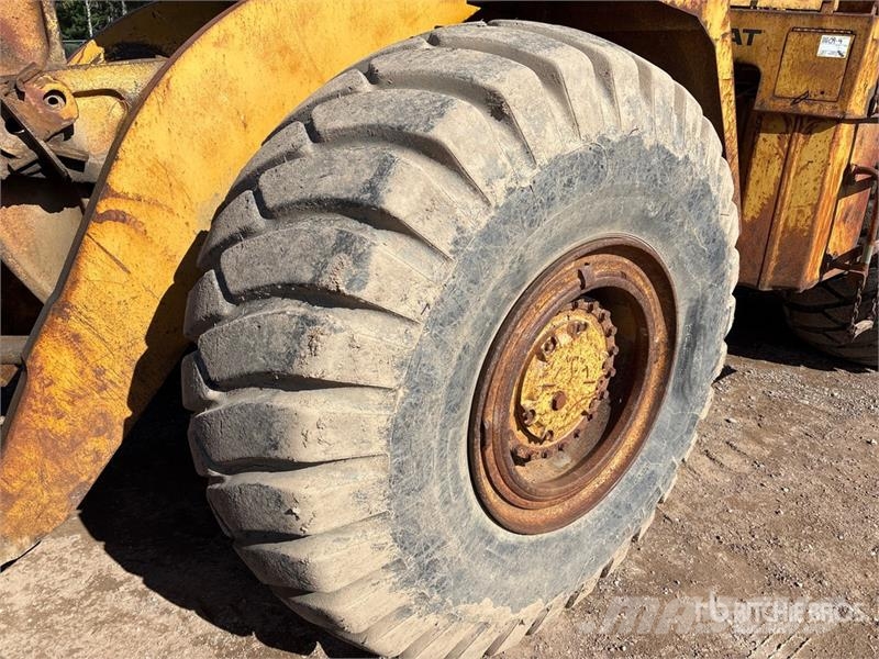 CAT 966D Kolesni nakladalci