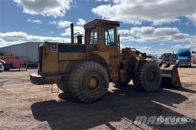 CAT 966D Kolesni nakladalci