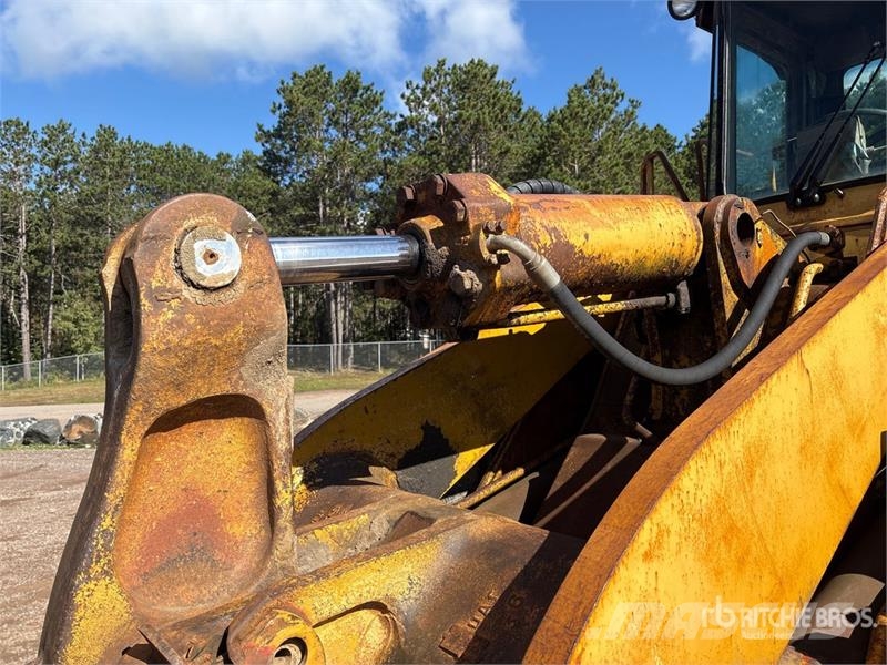CAT 966D Kolesni nakladalci