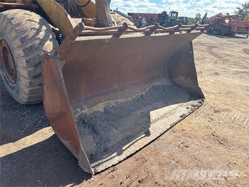 CAT 966D Kolesni nakladalci