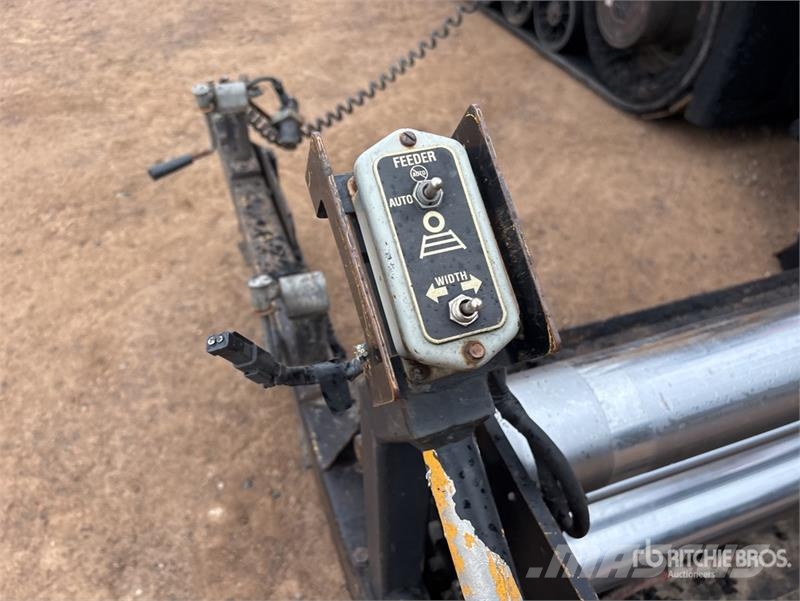 CAT AP-1055D Asfalta klājēji