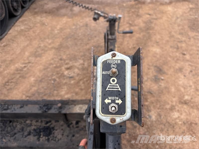 CAT AP-1055D Asfalta klājēji