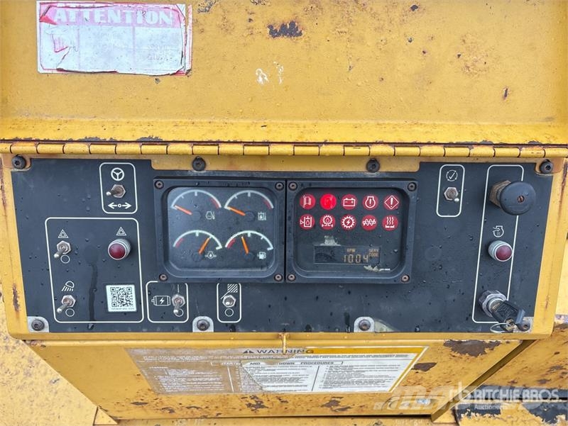 CAT AP-1055D Asfalta klājēji
