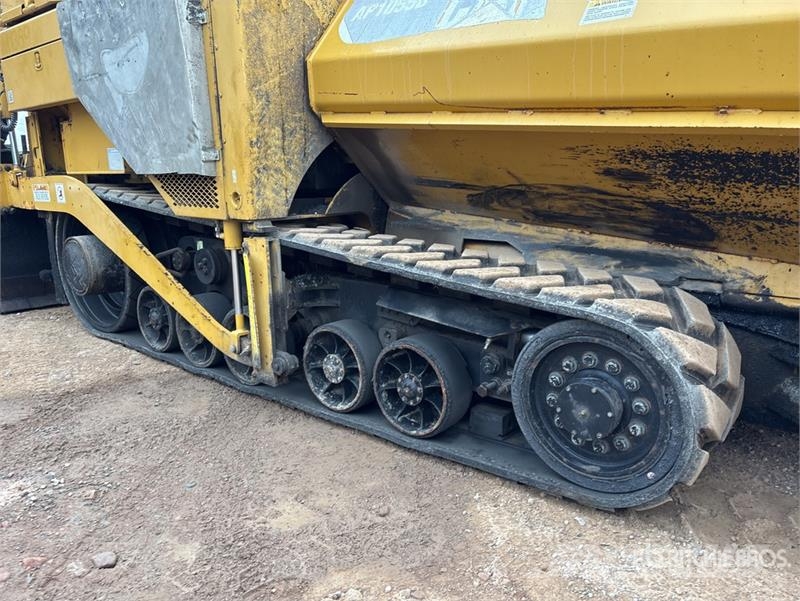 CAT AP-1055D Asfalta klājēji