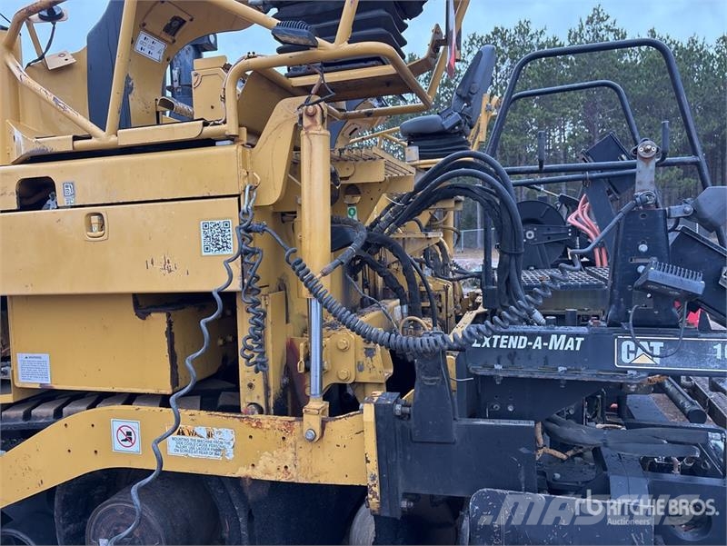 CAT AP-1055D Asfalta klājēji